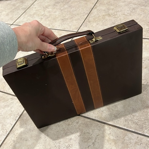 Backgammon set in case beautiful set - Picture 7 of 7